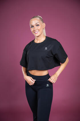 M-Nutrition Outlet Wide Cropped T-shirt, Black